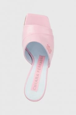 Γυναικεία Σαγιονάρες Δερμάτινες παντόφλες Chiara Ferragni χρώμα: ροζ -Φτηνός Chiara Ferragni Κατάστημα unnamed file 1445