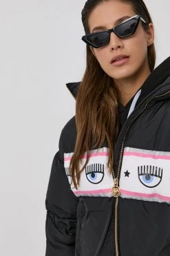 Γυναικεία Κοντά μπουφάν Μπουφάν με επένδυση από πούπουλα Chiara Ferragni χρώμα: μαύρο -Φτηνός Chiara Ferragni Κατάστημα unnamed file 749